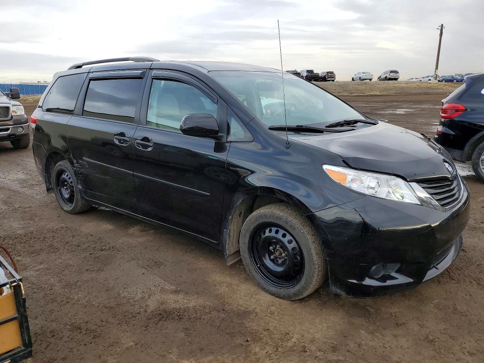 49763246 :رقم المزاد ، 5TDJK3DC2ES089515 vin ، 2014 Toyota Sienna مزاد بيع