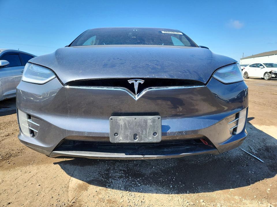 48859636 :رقم المزاد ، 5YJXCDE29HF045698 vin ، 2017 Tesla Model X مزاد بيع