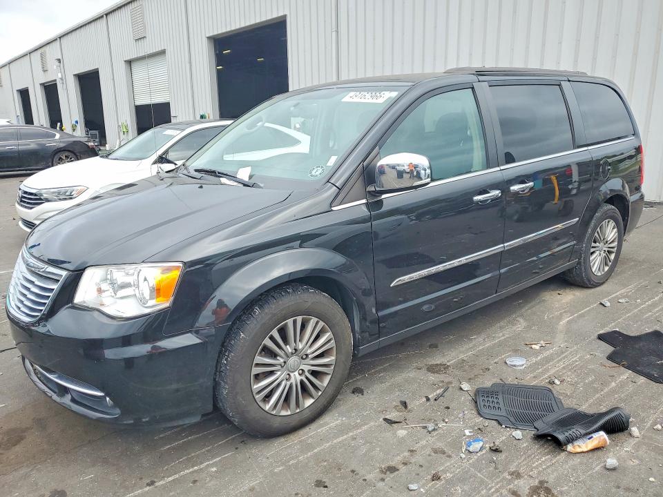 Auction sale of the 2016 Chrysler Town & Country, vin: 2C4RC1CG3GR232654, lot number: 49162966