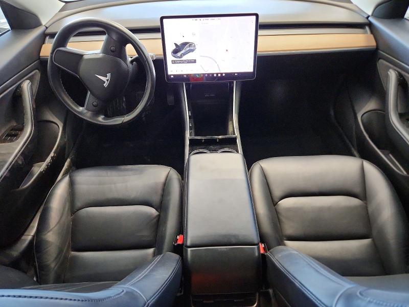 50403386 :رقم المزاد ، 5YJ3E1EB2JF114034 vin ، 2018 Tesla Model 3 مزاد بيع