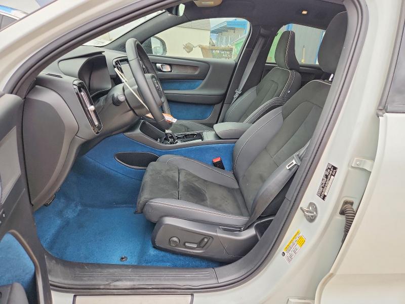 2023 Volvo C40 მანქანა იყიდება აუქციონზე, vin: YV4ED3GL7P2053639, აუქციონის ნომერი: 49679266