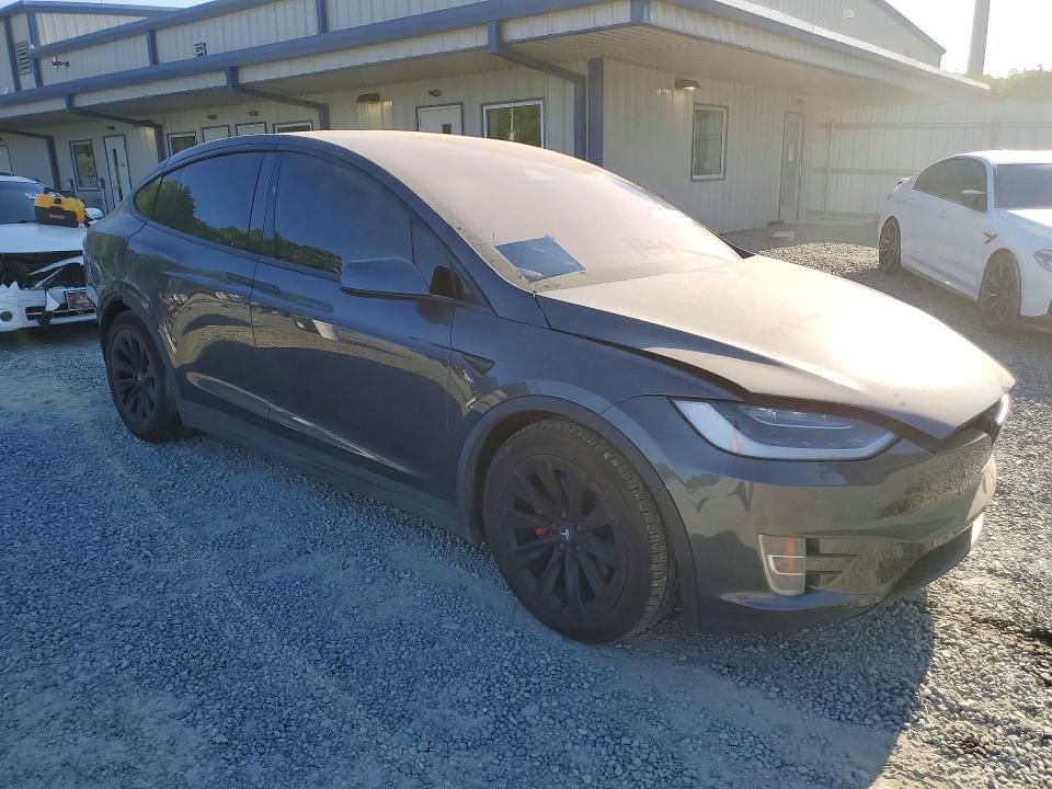 2018 Tesla Model X მანქანა იყიდება აუქციონზე, vin: 5YJXCBE42JF137392, აუქციონის ნომერი: 49412126