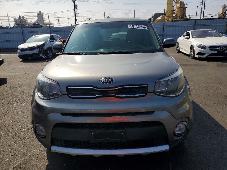 50749956 :رقم المزاد ، KNDJP3A53J7532010 vin ، 2018 Kia Soul مزاد بيع
