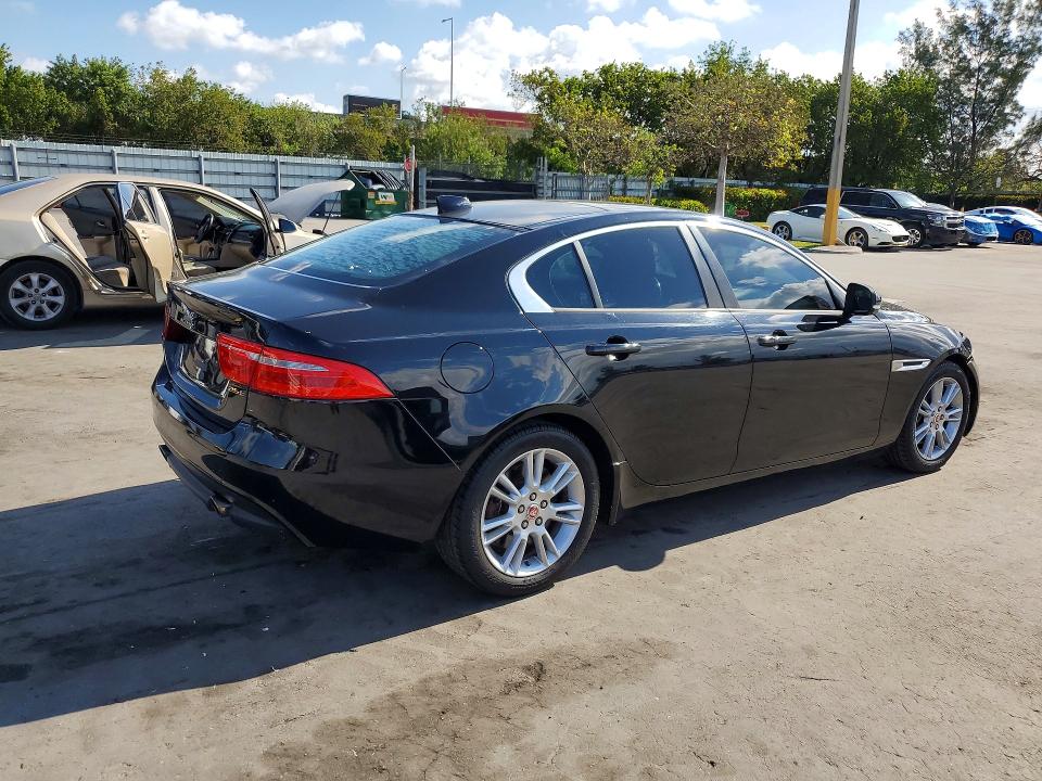 Продаж на аукціоні авто 2017 Jaguar Xe, vin: SAJAD4BG8HA969112, номер лоту: 51778656