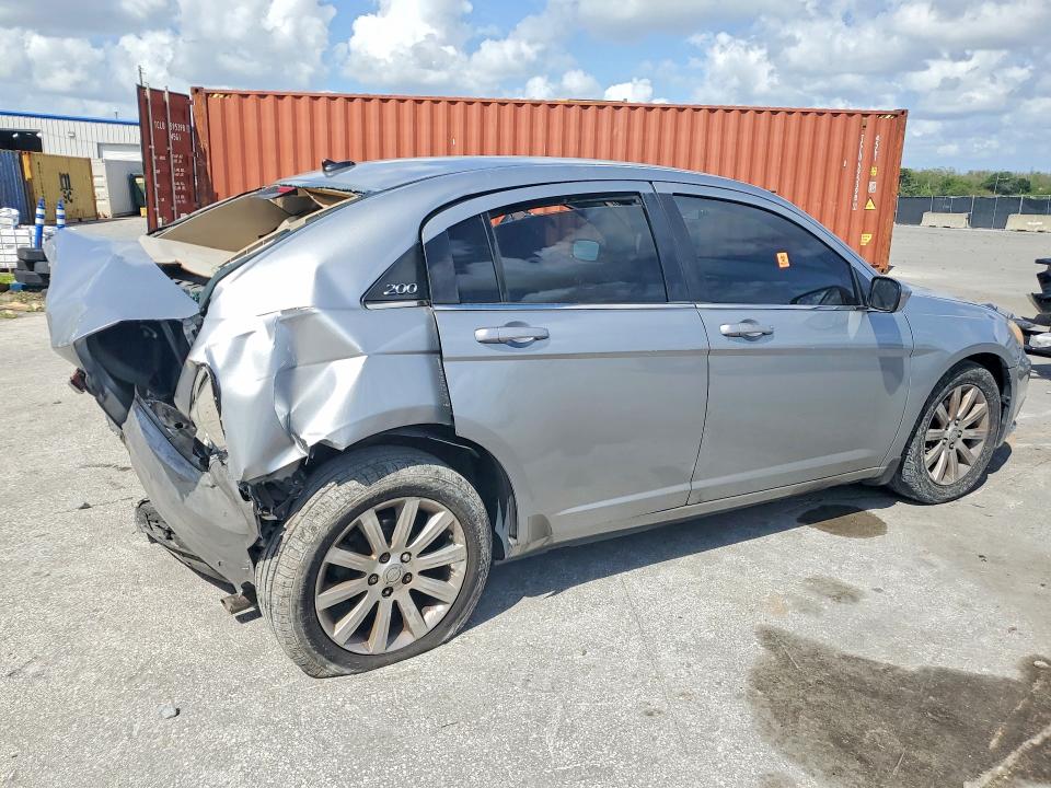 48241526 :رقم المزاد ، 1C3CCBBB7DN765850 vin ، 2013 Chrysler 200 مزاد بيع