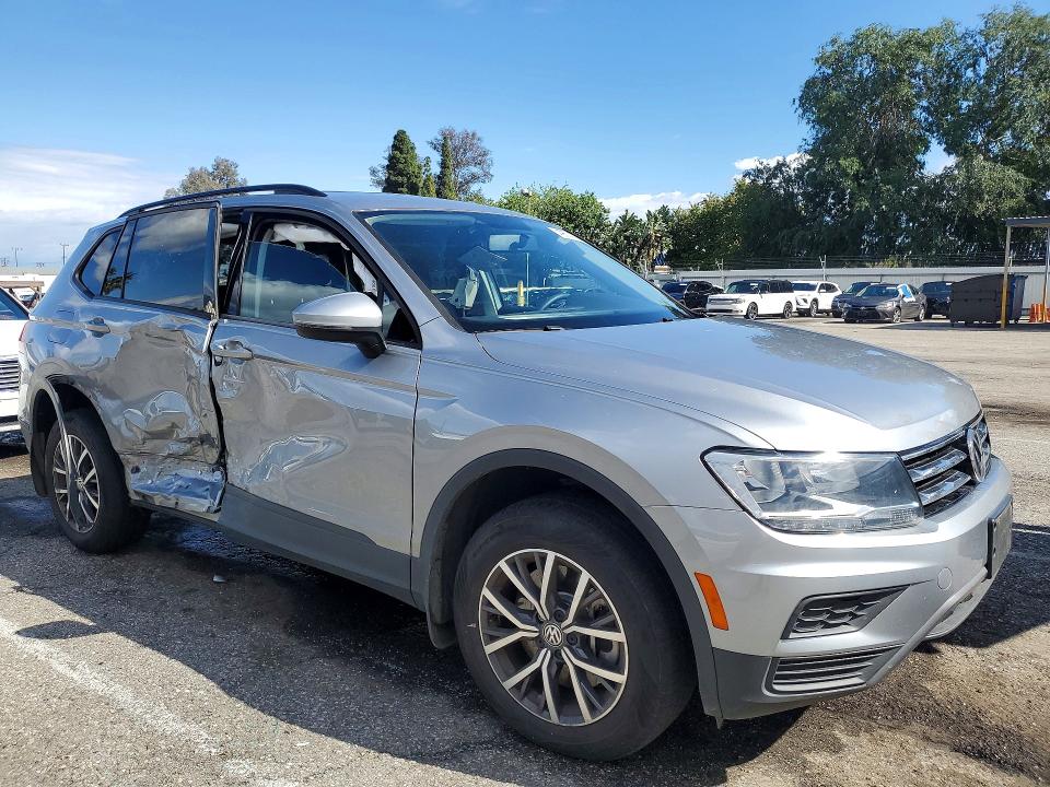 49574366 :رقم المزاد ، 3VV1B7AX0MM117777 vin ، 2021 Volkswagen Tiguan مزاد بيع