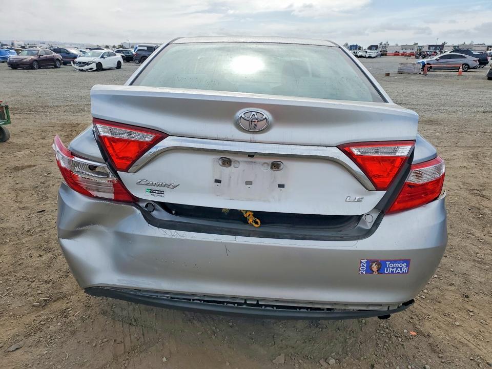 49441176 :رقم المزاد ، 4T1BF1FK1FU039537 vin ، 2015 Toyota Camry مزاد بيع