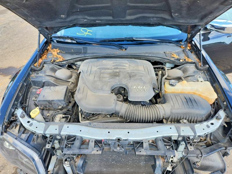 49780486 :رقم المزاد ، 2C3CCAEGXFH755911 vin ، 2015 Chrysler 300c مزاد بيع