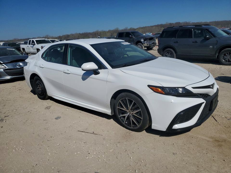 49298766 :رقم المزاد ، 4T1G11AK8MU541762 vin ، 2021 Toyota Camry مزاد بيع