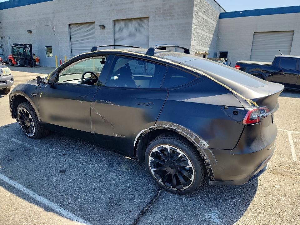 Продажа на аукционе авто 2021 Tesla Model Y, vin: 5YJYGDEEXMF240688, номер лота: 51526516