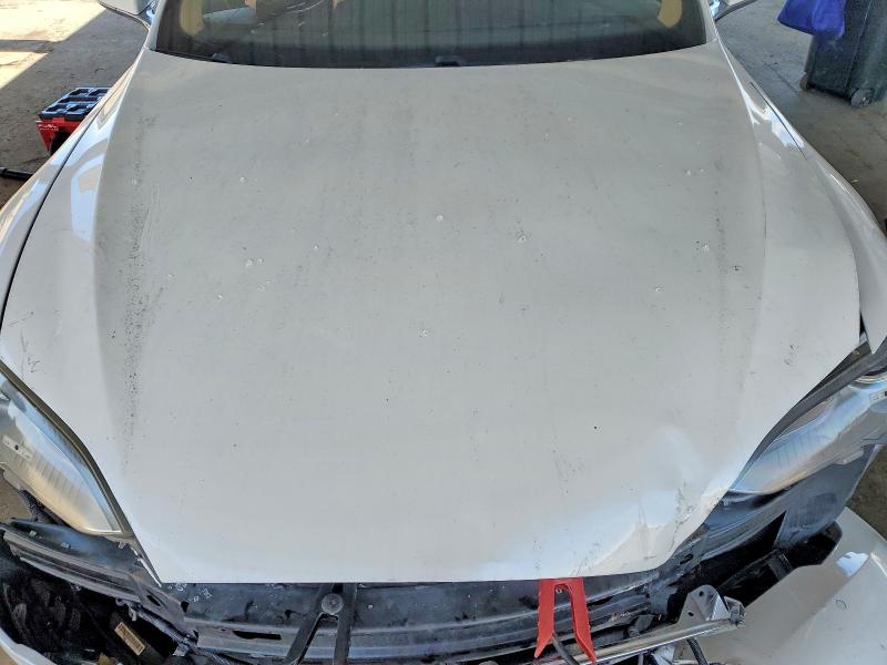 Продажа на аукционе авто 2015 Tesla Model S, vin: 5YJSA1H14FF083838, номер лота: 49106416