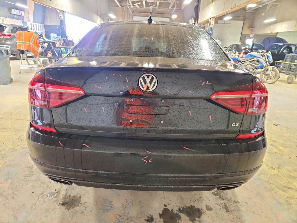 47633126 :رقم المزاد ، 1VWJM7A31JC039333 vin ، 2018 Volkswagen Passat مزاد بيع