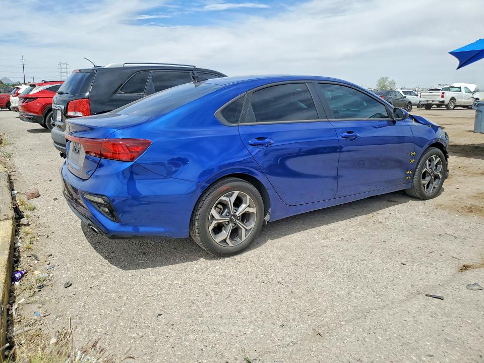 2021 Kia Forte მანქანა იყიდება აუქციონზე, vin: 3KPF24AD8ME412581, აუქციონის ნომერი: 50180776