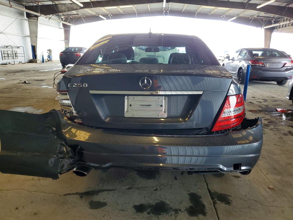 Продаж на аукціоні авто 2013 Mercedes-benz C, vin: WDDGF4HB6DA757615, номер лоту: 49173276