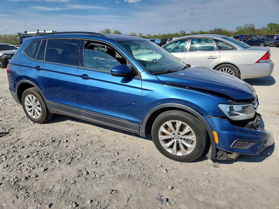 Продажа на аукционе авто 2018 Volkswagen Tiguan, vin: 3VV0B7AX8JM018454, номер лота: 49396126