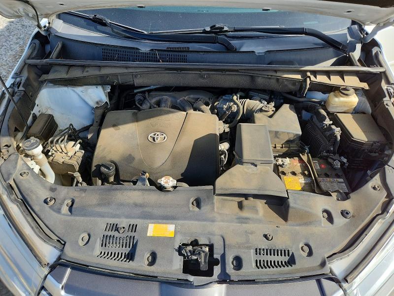 Продаж на аукціоні авто 2018 Toyota Highlander, vin: 5TDKZRFH4JS533077, номер лоту: 51992076