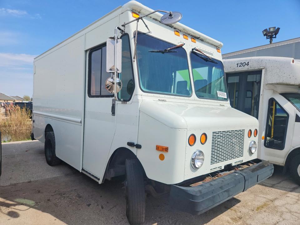 50408806 :رقم المزاد ، 5B4KP42Y123339243 vin ، 2001 Workhorse Forward Control Chassis مزاد بيع
