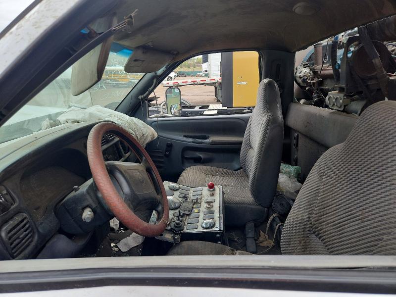 47273946 :رقم المزاد ، 3B6MC3663YM201717 vin ، 2000 Dodg Ram مزاد بيع