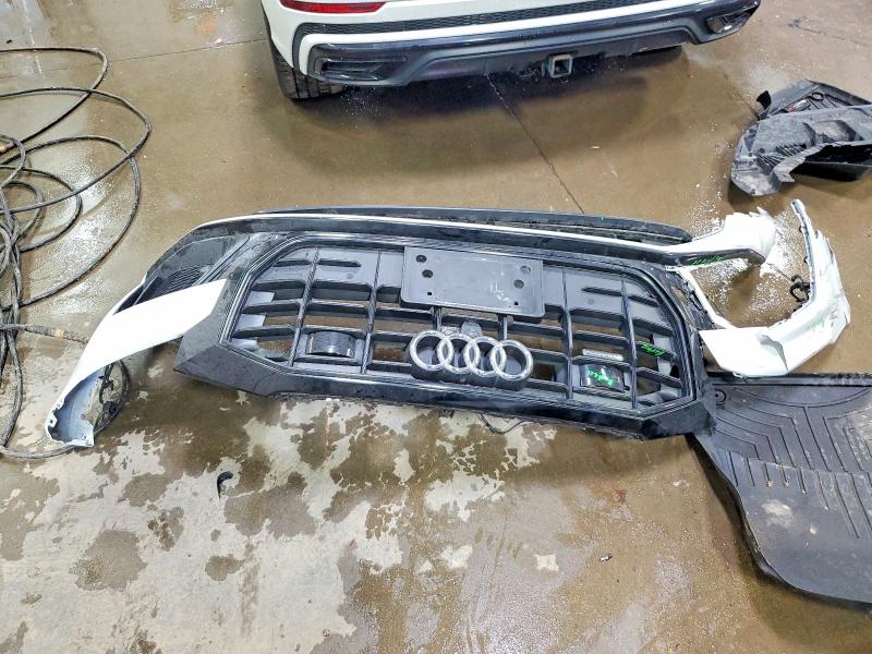 49629176 :رقم المزاد ، WA1EVAF16KD027464 vin ، 2019 Audi Q8 مزاد بيع