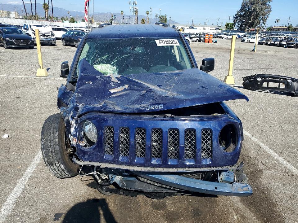 49799526 :رقم المزاد ، 1C4NJPBA4HD166057 vin ، 2017 Jeep Patriot مزاد بيع