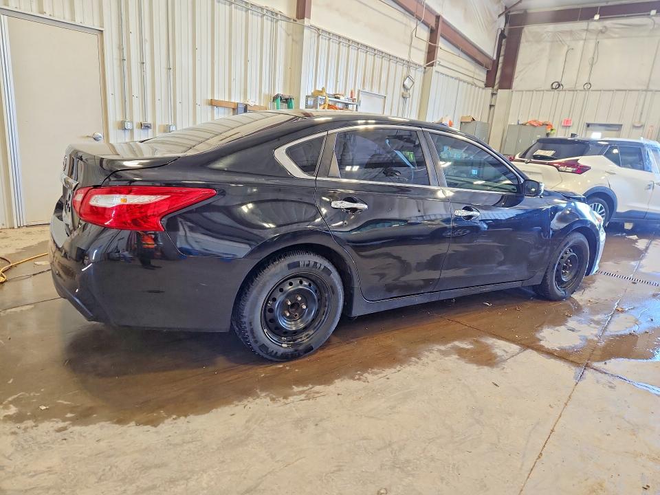 2016 Nissan Altima მანქანა იყიდება აუქციონზე, vin: 1N4AL3AP9GN322969, აუქციონის ნომერი: 49233426