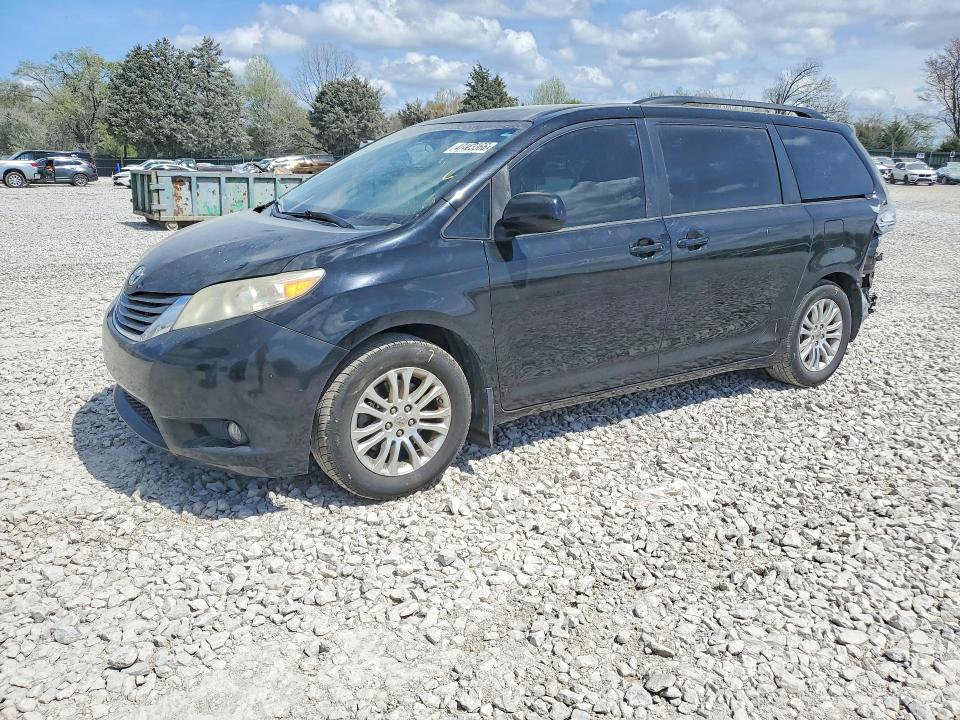 47423366 :رقم المزاد ، 5TDYK3DC7CS232289 vin ، 2012 Toyota Sienna مزاد بيع