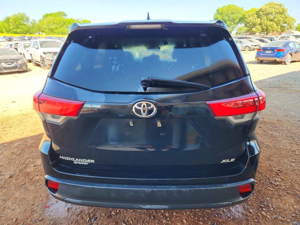 Продажа на аукционе авто 2019 Toyota Highlander, vin: 5TDKZRFH6KS348448, номер лота: 49240156