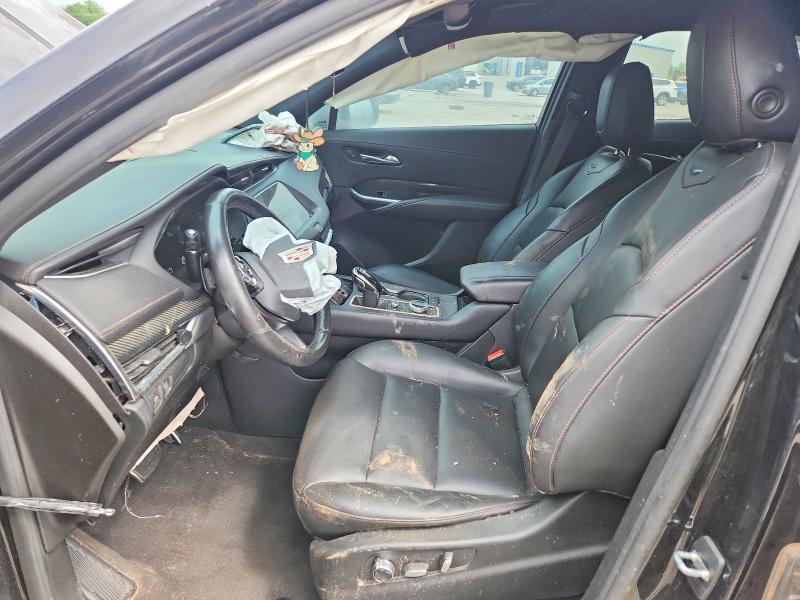 49505096 :رقم المزاد ، 1GYFZER4XMF008512 vin ، 2021 Cadillac Xt4 مزاد بيع