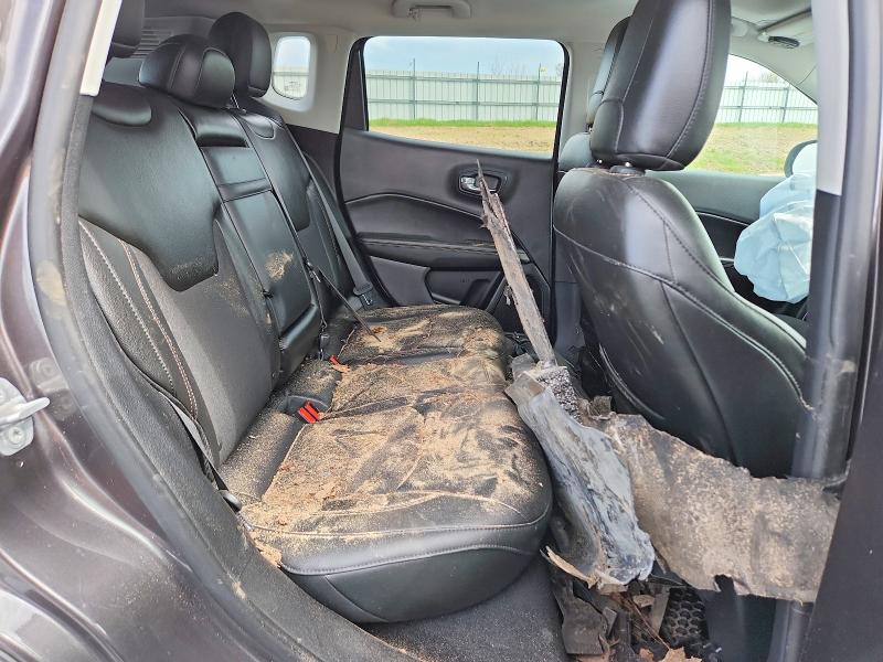 50523716 :رقم المزاد ، 3C4NJDBB0JT399795 vin ، 2018 Jeep Compass مزاد بيع