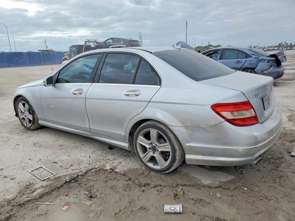 50013606 :رقم المزاد ، WDDGF5EB0AR107654 vin ، 2010 Mercedes-benz C مزاد بيع