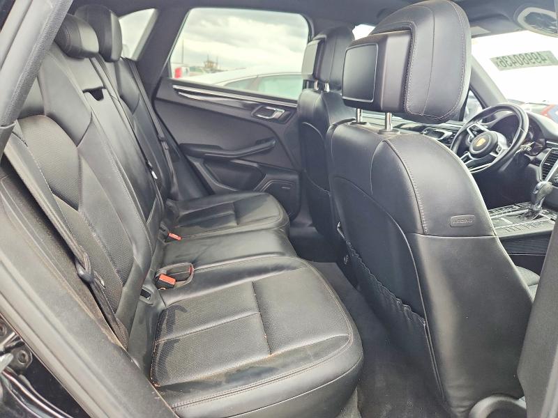 Auction sale of the 2017 Porsche Macan, vin: WP1AA2A51HLB05601, lot number: 49980436