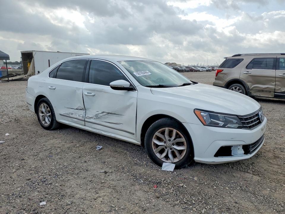 50160466 :رقم المزاد ، 1VWAT7A3XGC048771 vin ، 2016 Volkswagen Passat مزاد بيع