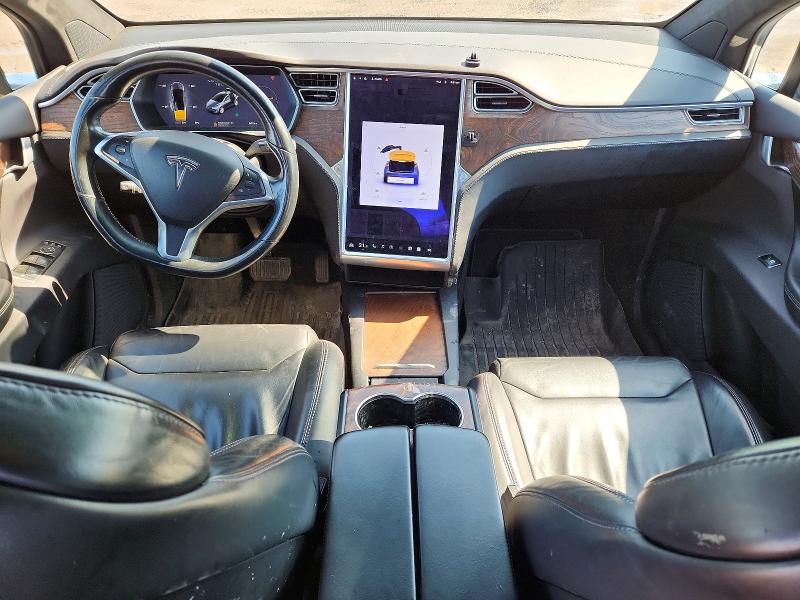 48859636 :رقم المزاد ، 5YJXCDE29HF045698 vin ، 2017 Tesla Model X مزاد بيع