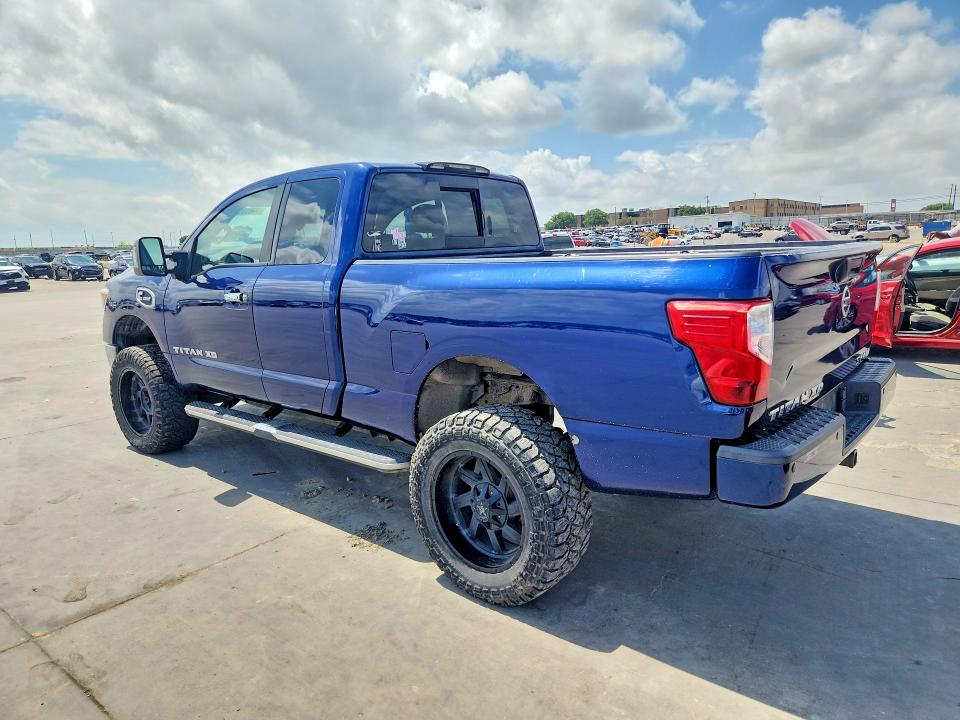 49910576 :رقم المزاد ، 1N6BA1C44HN560982 vin ، 2017 Nissan Titan Xd مزاد بيع