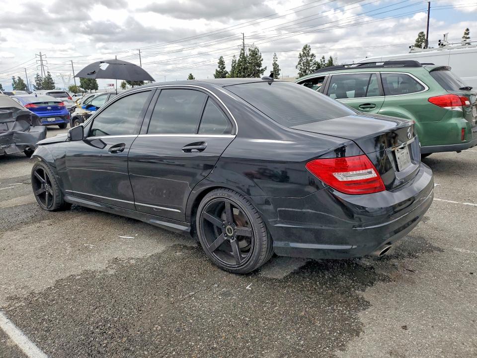 2011 Mercedes-benz C მანქანა იყიდება აუქციონზე, vin: WDDGF5EB6BA508643, აუქციონის ნომერი: 48162146
