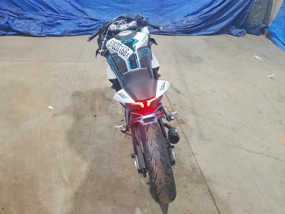 51820166 :رقم المزاد ، LCEPESLA4R6002022 vin ، 2024 Cf Moto 450ss مزاد بيع