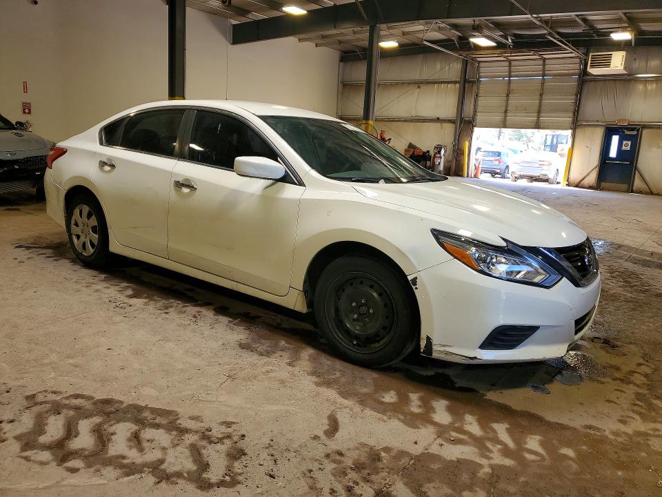 2017 Nissan Altima მანქანა იყიდება აუქციონზე, vin: 1N4AL3AP1HC183000, აუქციონის ნომერი: 50333486