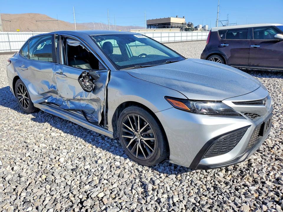 Продаж на аукціоні авто 2021 Toyota Camry, vin: 4T1G11AKXMU543304, номер лоту: 49455216