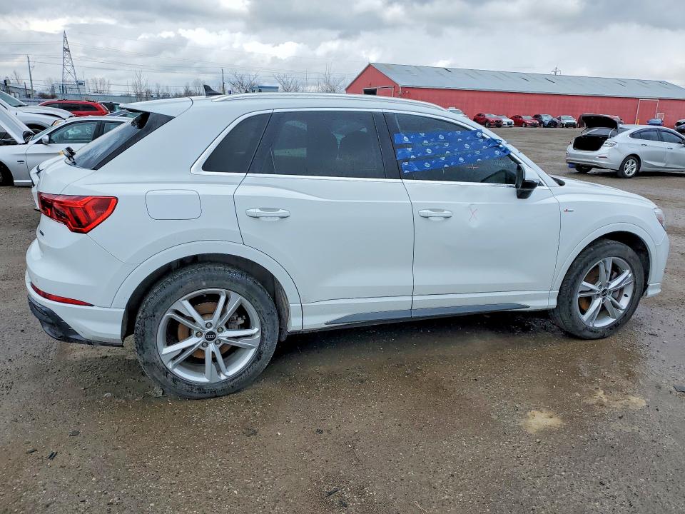 48258266 :رقم المزاد ، WA1FECF31M1040581 vin ، 2021 Audi Q3 مزاد بيع