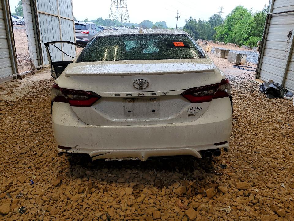 51499266 :رقم المزاد ، 4T1G11AKXNU684584 vin ، 2022 Toyota Camry مزاد بيع
