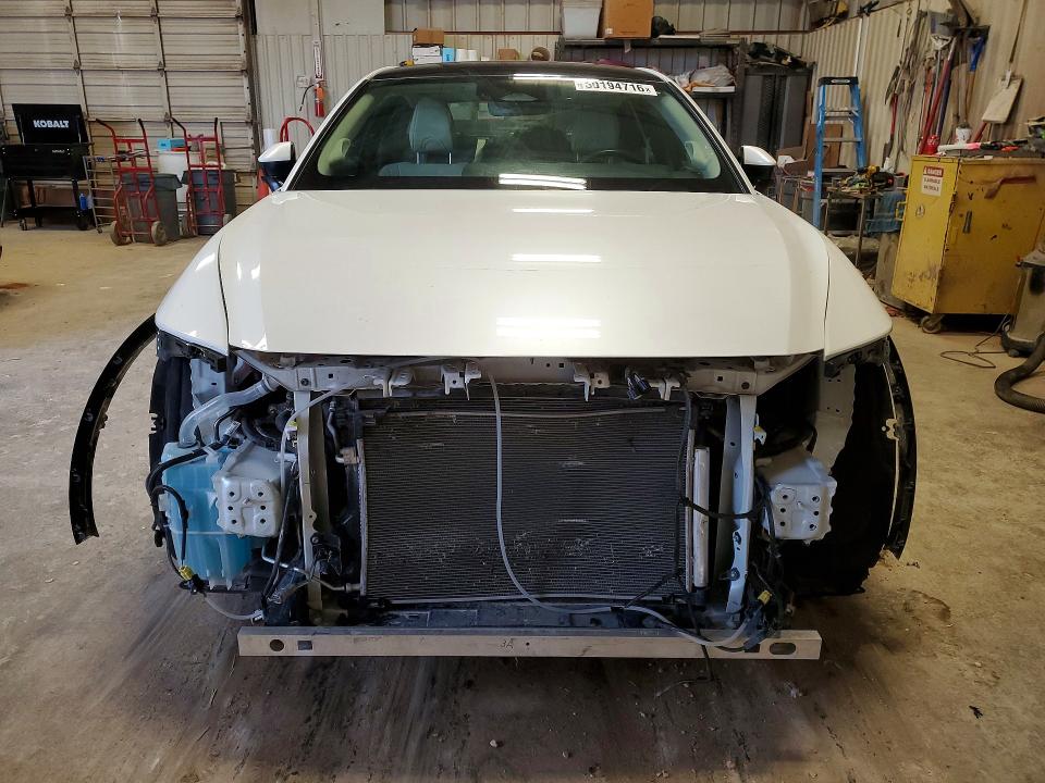 2024 Toyota Crown მანქანა იყიდება აუქციონზე, vin: JTDAAAAF1R3025950, აუქციონის ნომერი: 50194716