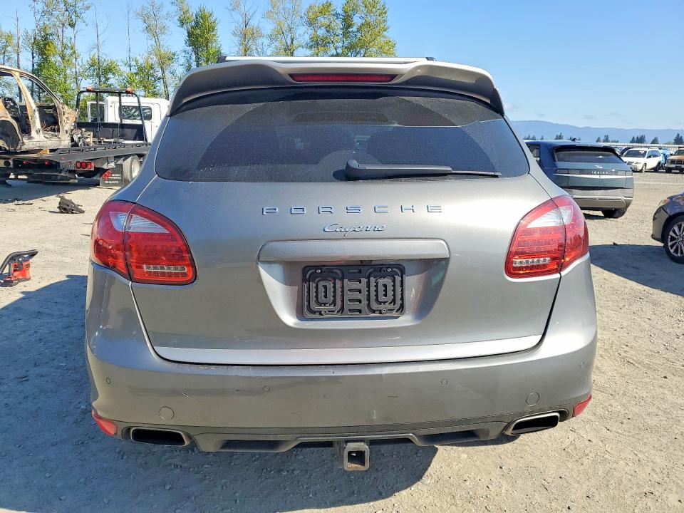 58272776 :رقم المزاد ، WP1AA2A21ELA94732 vin ، 2014 Porsche Cayenne مزاد بيع