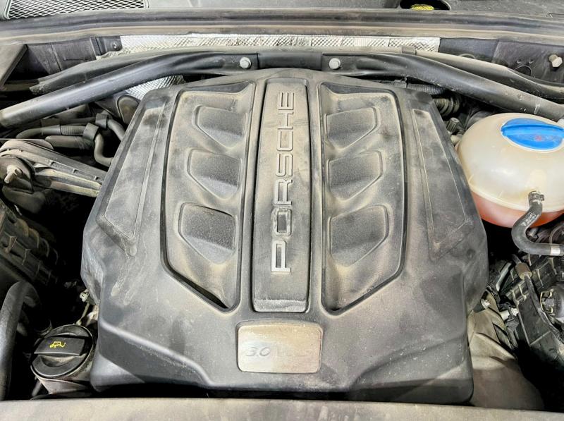 2015 Porsche Macan მანქანა იყიდება აუქციონზე, vin: WP1AB2A58FLB54790, აუქციონის ნომერი: 51211866