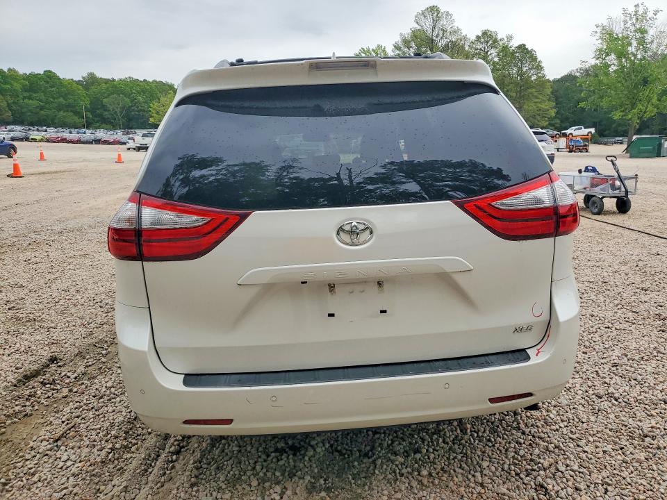 51072556 :رقم المزاد ، 5TDYZ3DC8KS982648 vin ، 2019 Toyota Sienna مزاد بيع
