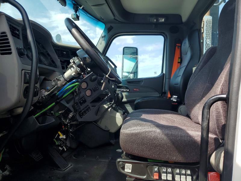 Продаж на аукціоні авто 2017 Peterbilt 579, vin: 1XPBA48X1HD428449, номер лоту: 50610846