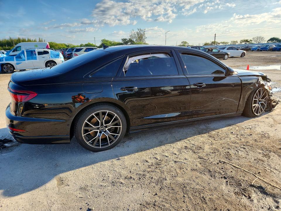 50018116 :رقم المزاد ، WAU8EAF8XLN004052 vin ، 2020 Audi A8 مزاد بيع