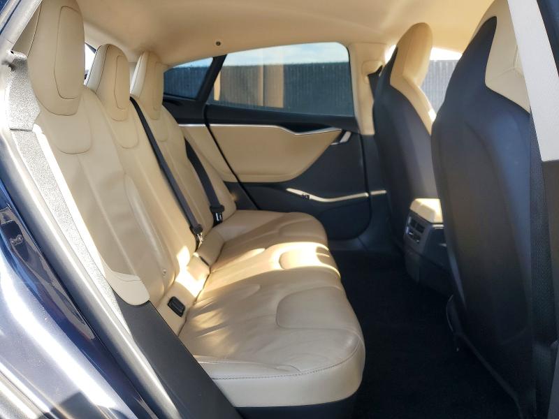Продажа на аукционе авто 2015 Tesla Model S, vin: 5YJSA1H23FFP77364, номер лота: 49429146