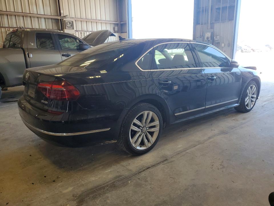 2017 Volkswagen Passat მანქანა იყიდება აუქციონზე, vin: 1VWCT7A38HC031042, აუქციონის ნომერი: 51440116