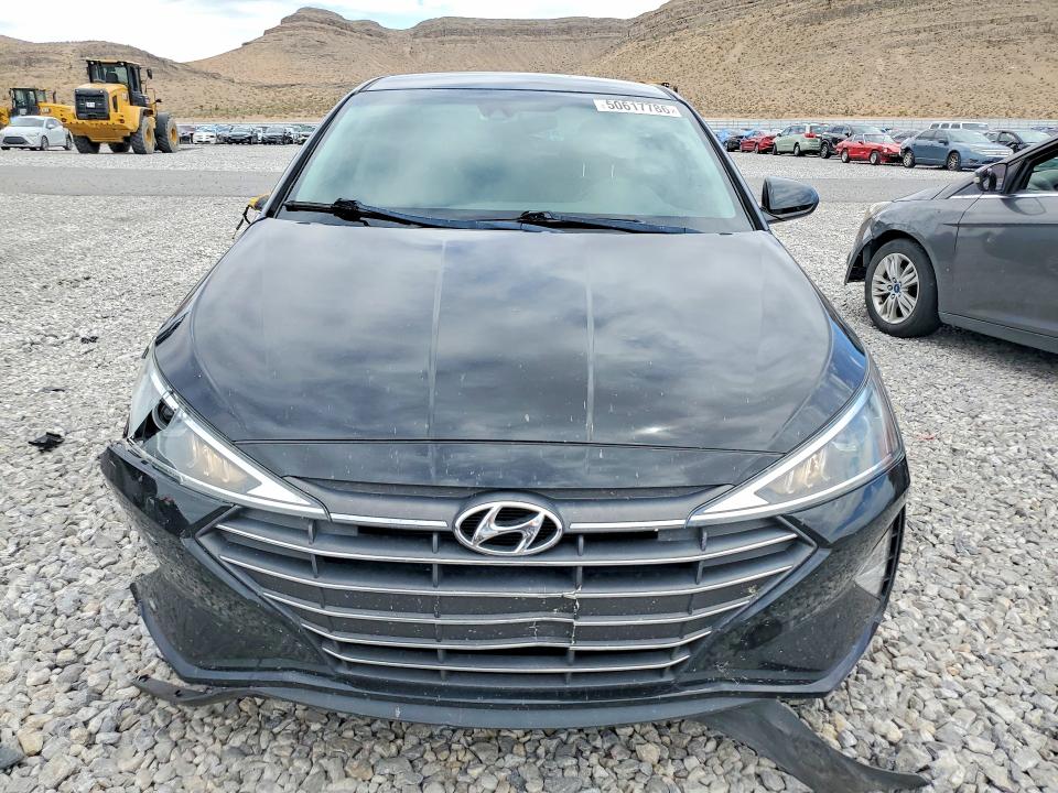 50617786 :رقم المزاد ، 5NPD84LFXLH516410 vin ، 2020 Hyundai Elantra مزاد بيع