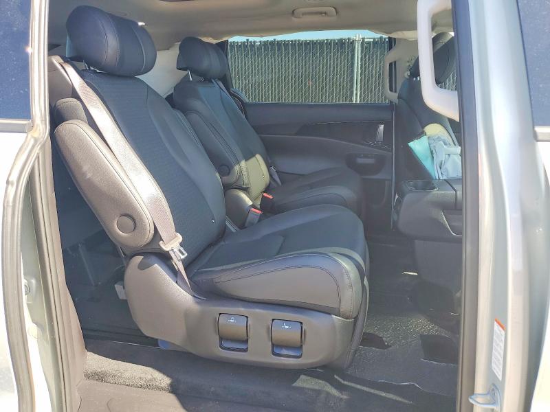 Продаж на аукціоні авто 2025 Kia Carnival, vin: KNDNE5K34S6453663, номер лоту: 50132686
